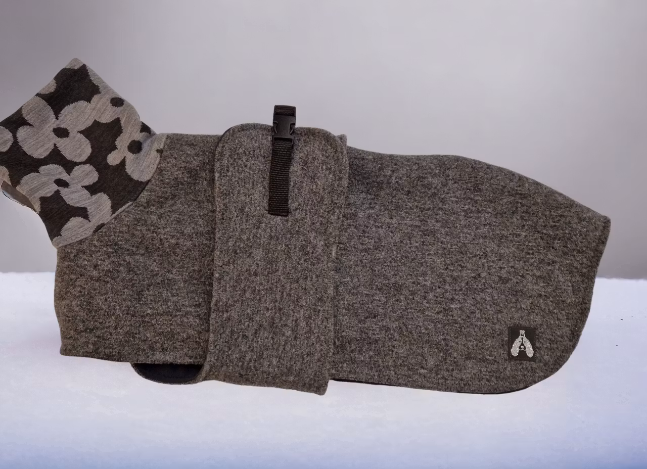 Grått ulldekken med bryst/magebelte S