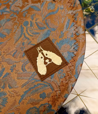 Silkedekken honningfarget silkebrokade M