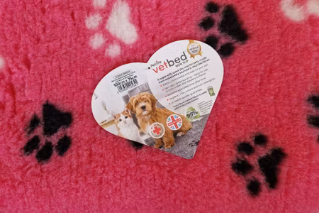 Vet Bed (100x75 cm) Duo-Paw Cerise with Black&White Paws