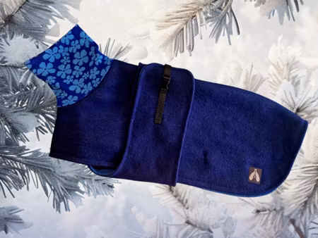 Ulldekken "Royal Blue" med bryst/magebelte S