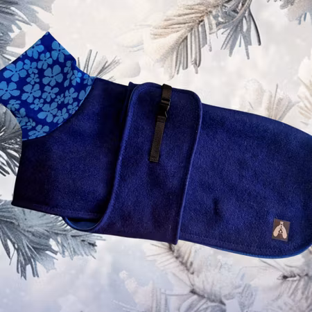 Ulldekken "Royal Blue" med bryst/magebelte M