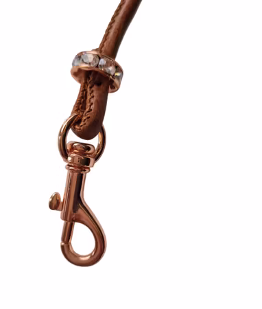 Hemeli Design Utstillingsbånd karamellbrunt kunstskinn/rosegull krok ca100cm