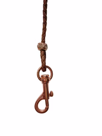 Hemeli Design Utstillingsbånd karamellbrunt kunstskinn/rosegull krok ca110cm