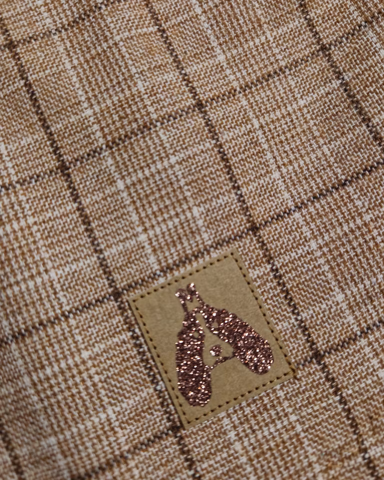 Silkedekken Karamellfarget rutet S