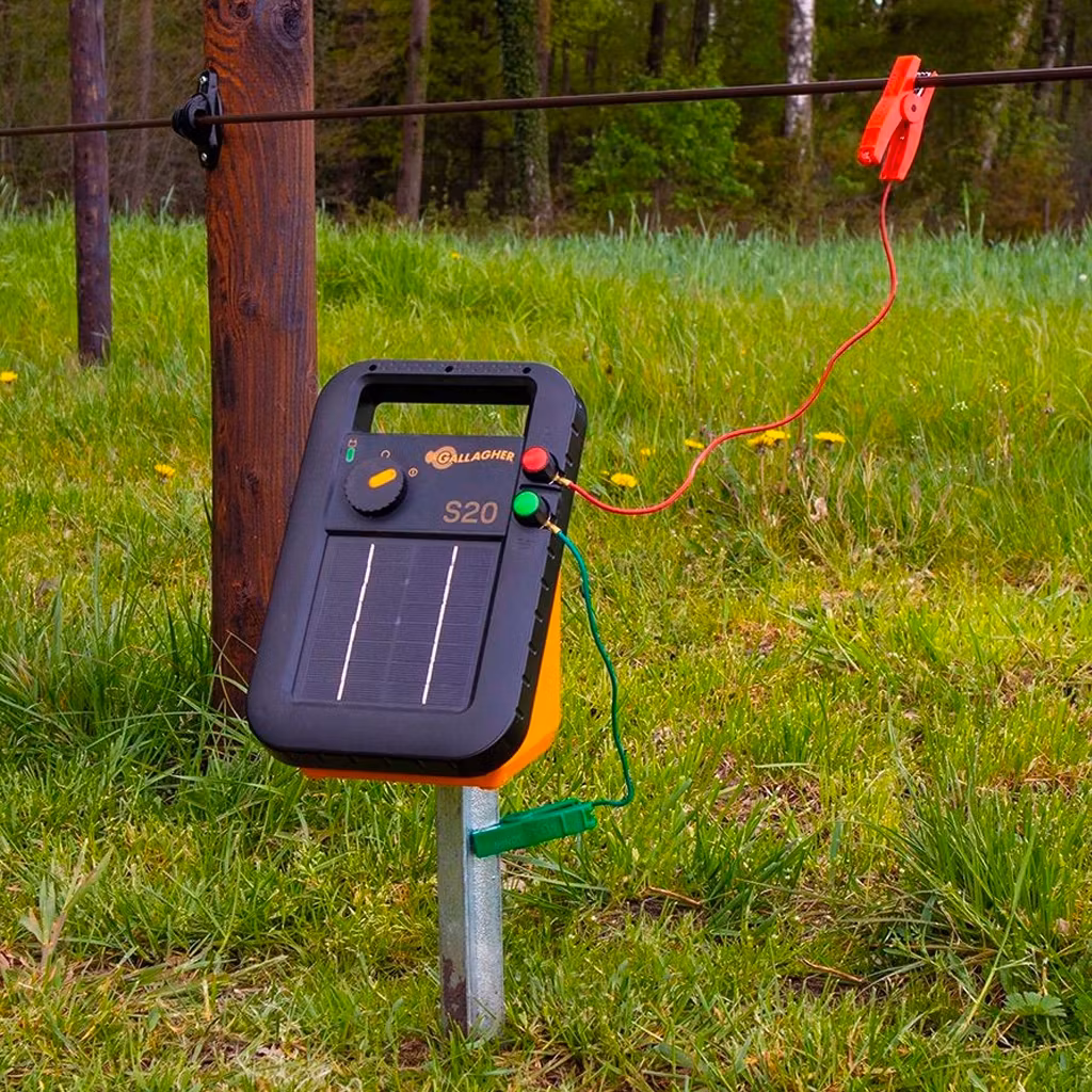 Solpanelsaggregat Gallagher S20 inkl. batteri och stativ stöd