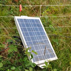 Solpanel Gallagher 20W med 2A regulator / exkl hållare