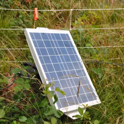 Solpanel Gallagher 20W med 2A regulator / exkl hållare