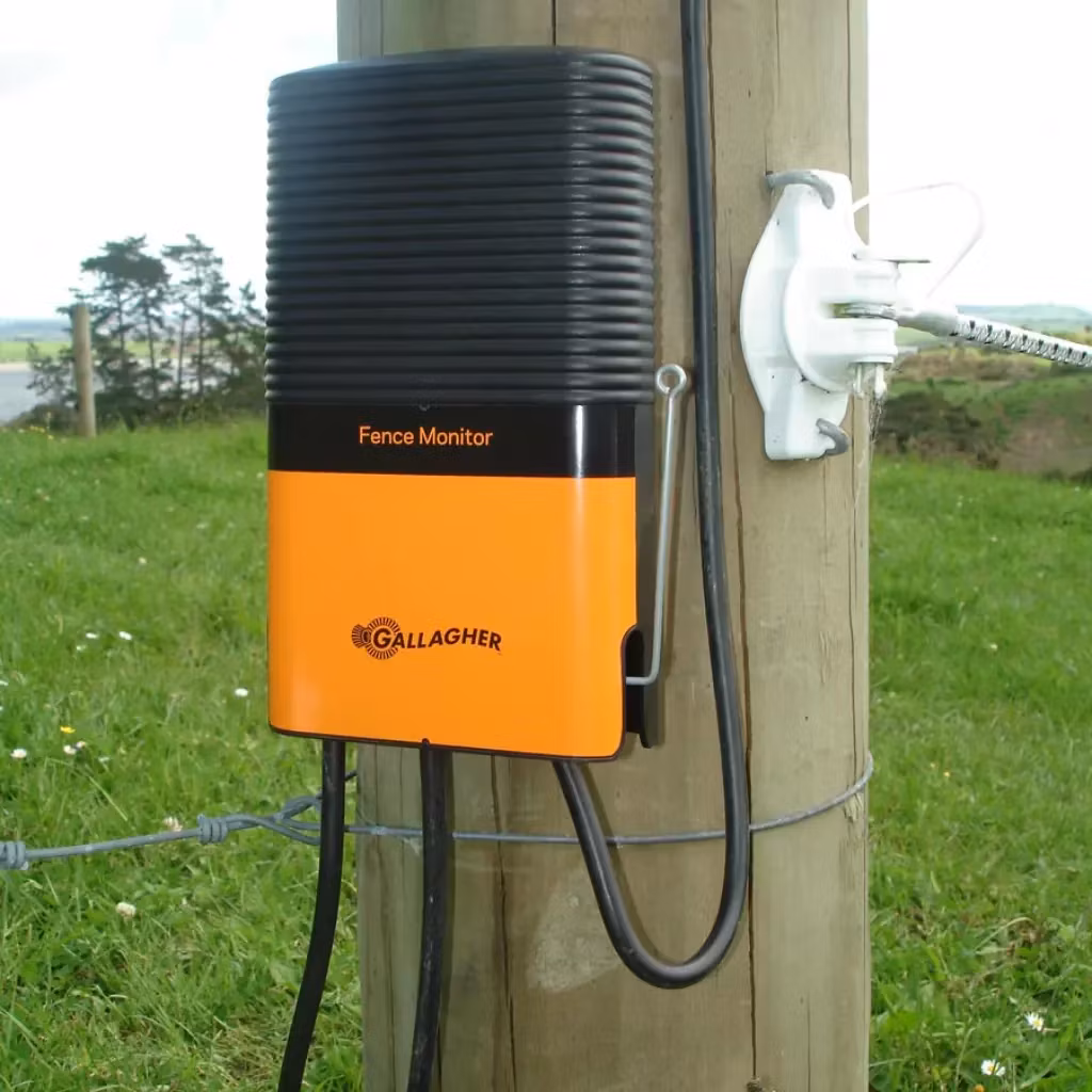 Stängselmonitor Gallagher i Series - Övervakaren monterad på stolpe | farmab.se
