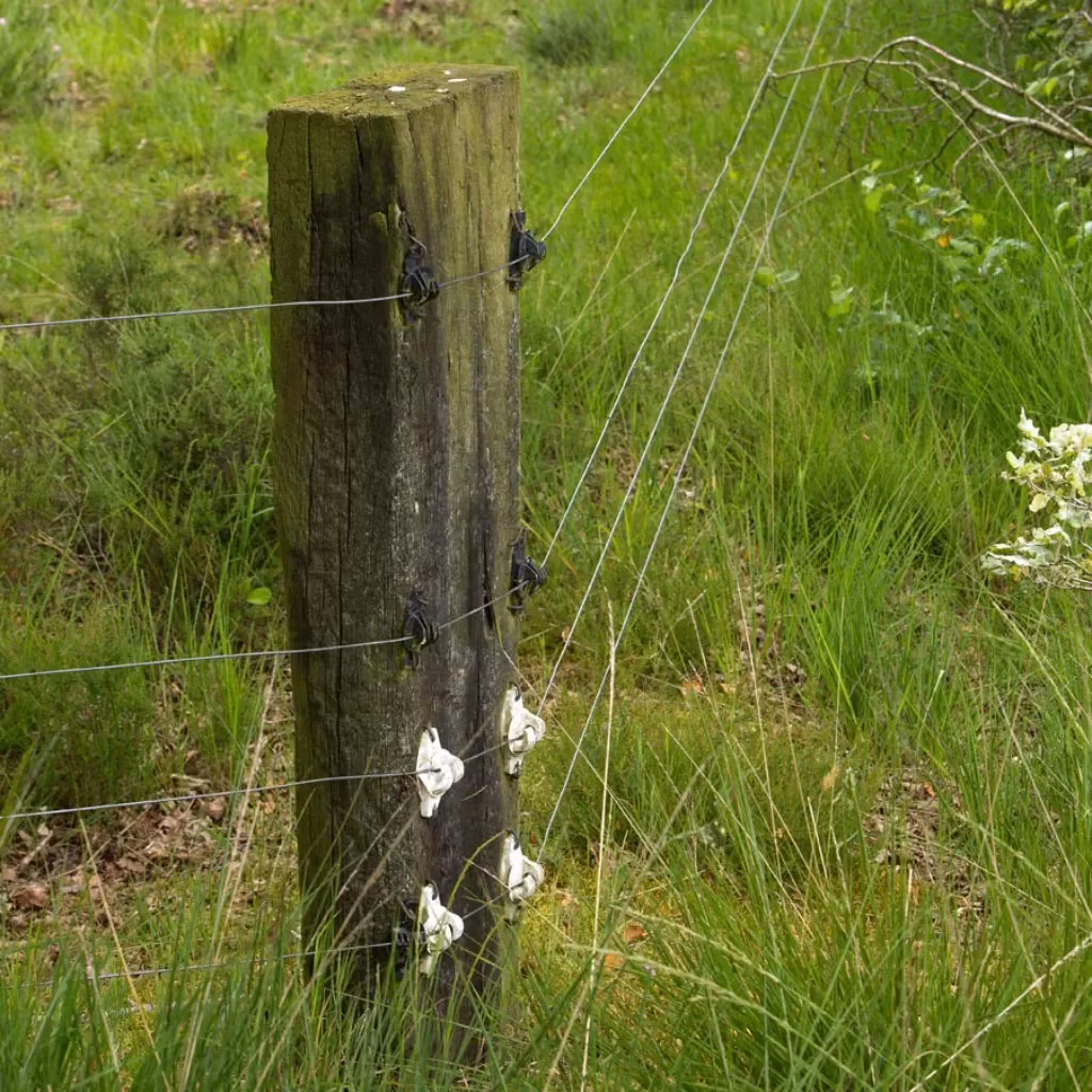 Håller rep/tråd stadigt på plats - Långtidsisolator Gallagher Super vit, 25-pack | farmab.se