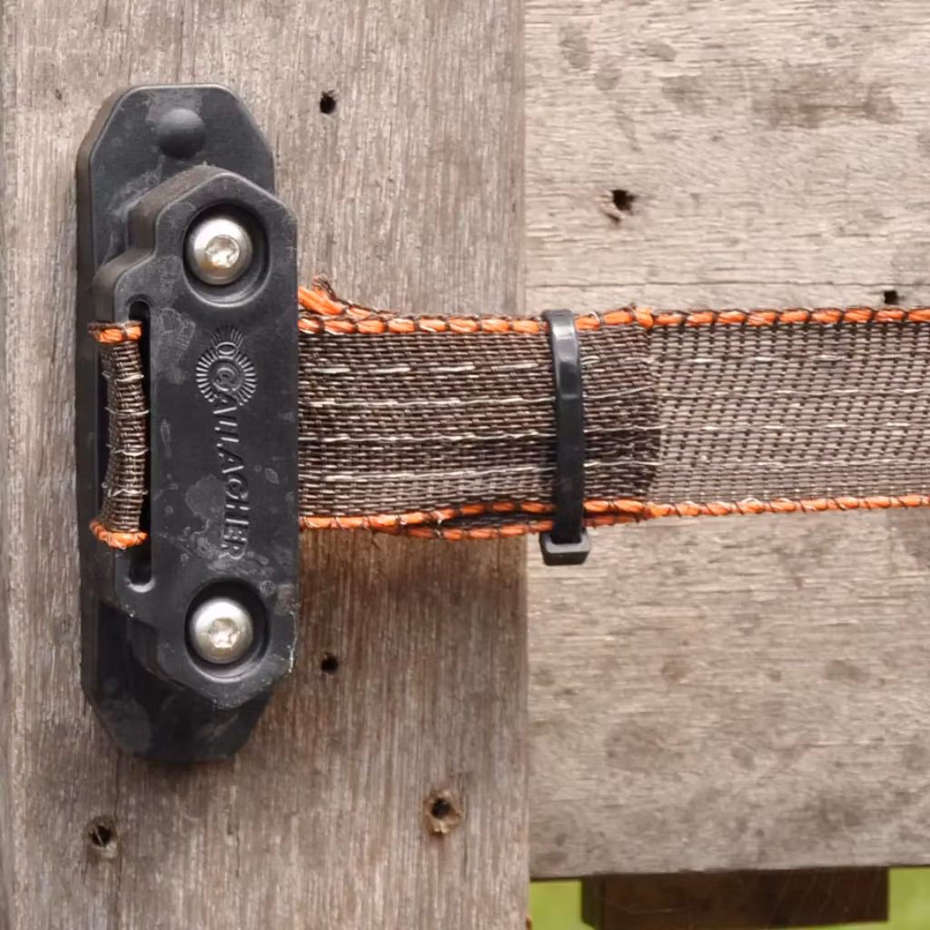 Montera snabbt med skruvdragare - Hörn/spännisolator Gallagher TurboStar, 5-pack | farmab.se