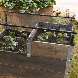 Plast- och näthöjare för odling, Svart