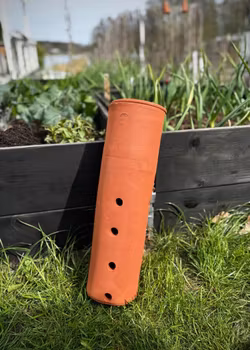 Jordkompost i terrakotta
