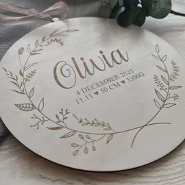 Födelsetavla i trä