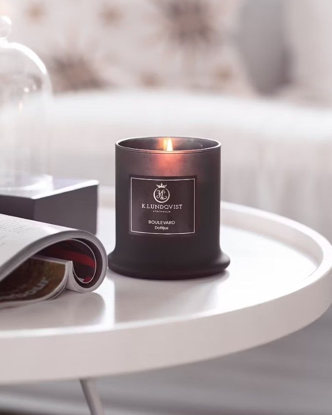 DOFTLJUS MED GLASKUPA BLACK CASHMERE / PATCHOULI OCH TRÄ