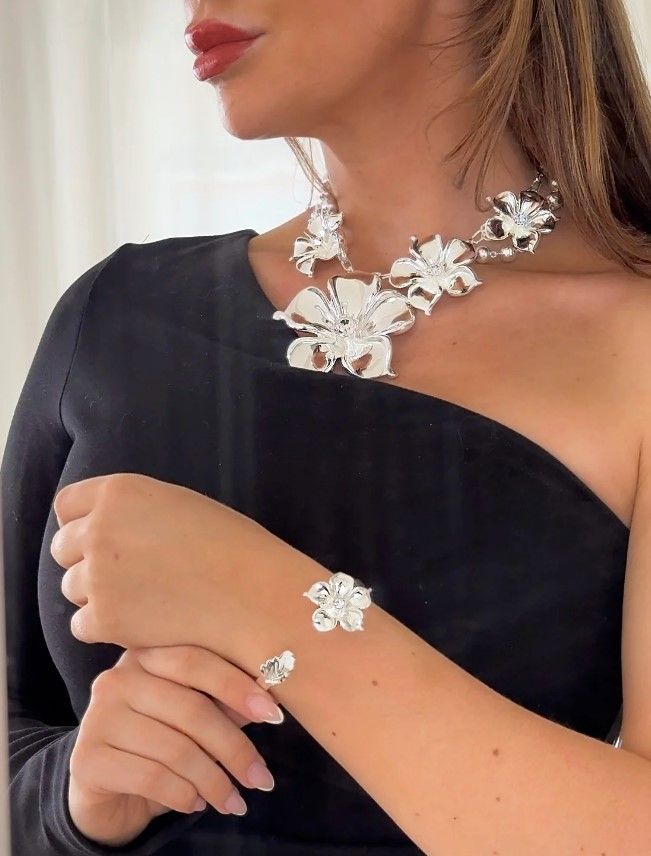 LA FLEUR CUFF ARMBAND