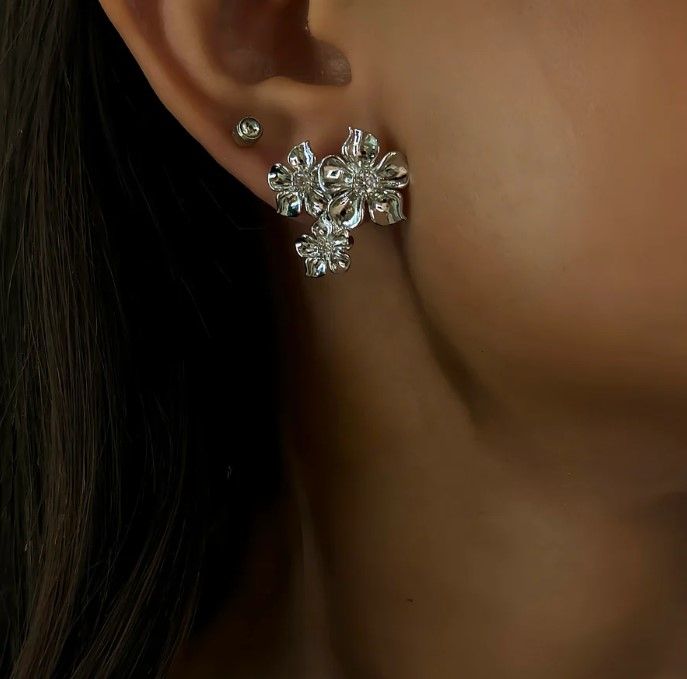 LA FLEUR ICONIC Stud Örhängen