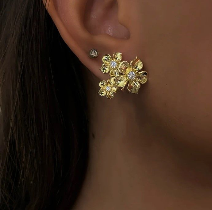 LA FLEUR ICONIC Stud Örhängen