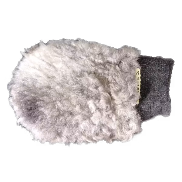 Hand-sewn polish glove in sheepskin for dogs and horses