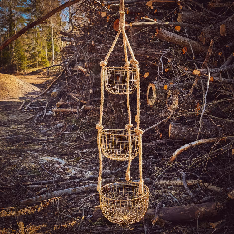 Hängkorg i "mässing"
