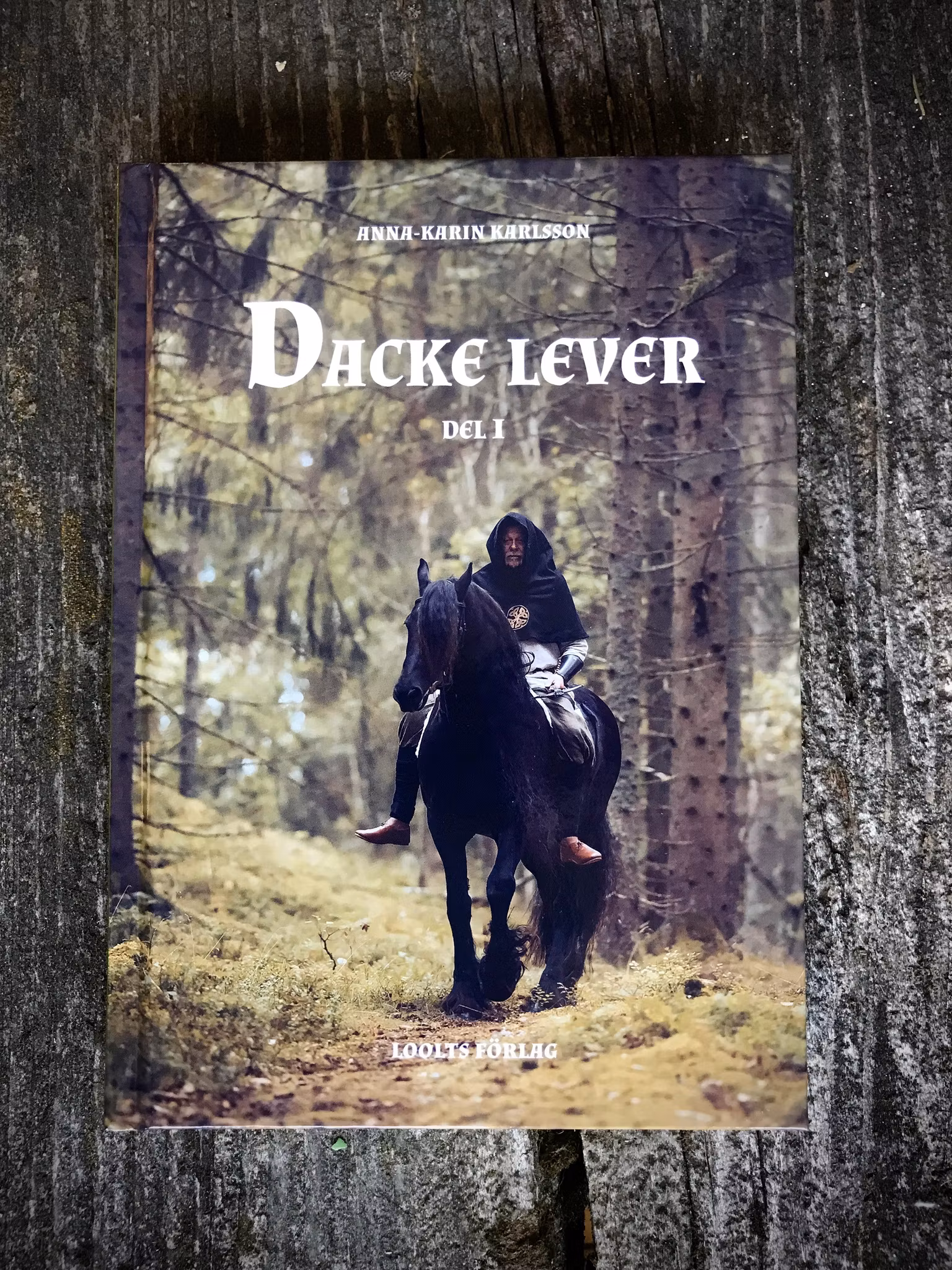 Dacke Lever av Anna-Karin Karlsson