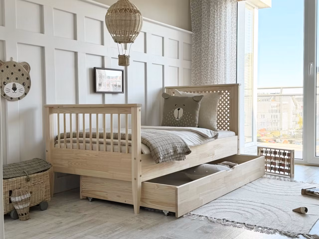 Barneseng BOHO med oppbevaringsskuff/ekstraseng