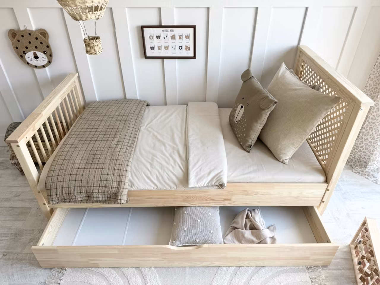 Barneseng BOHO med oppbevaringsskuff/ekstraseng