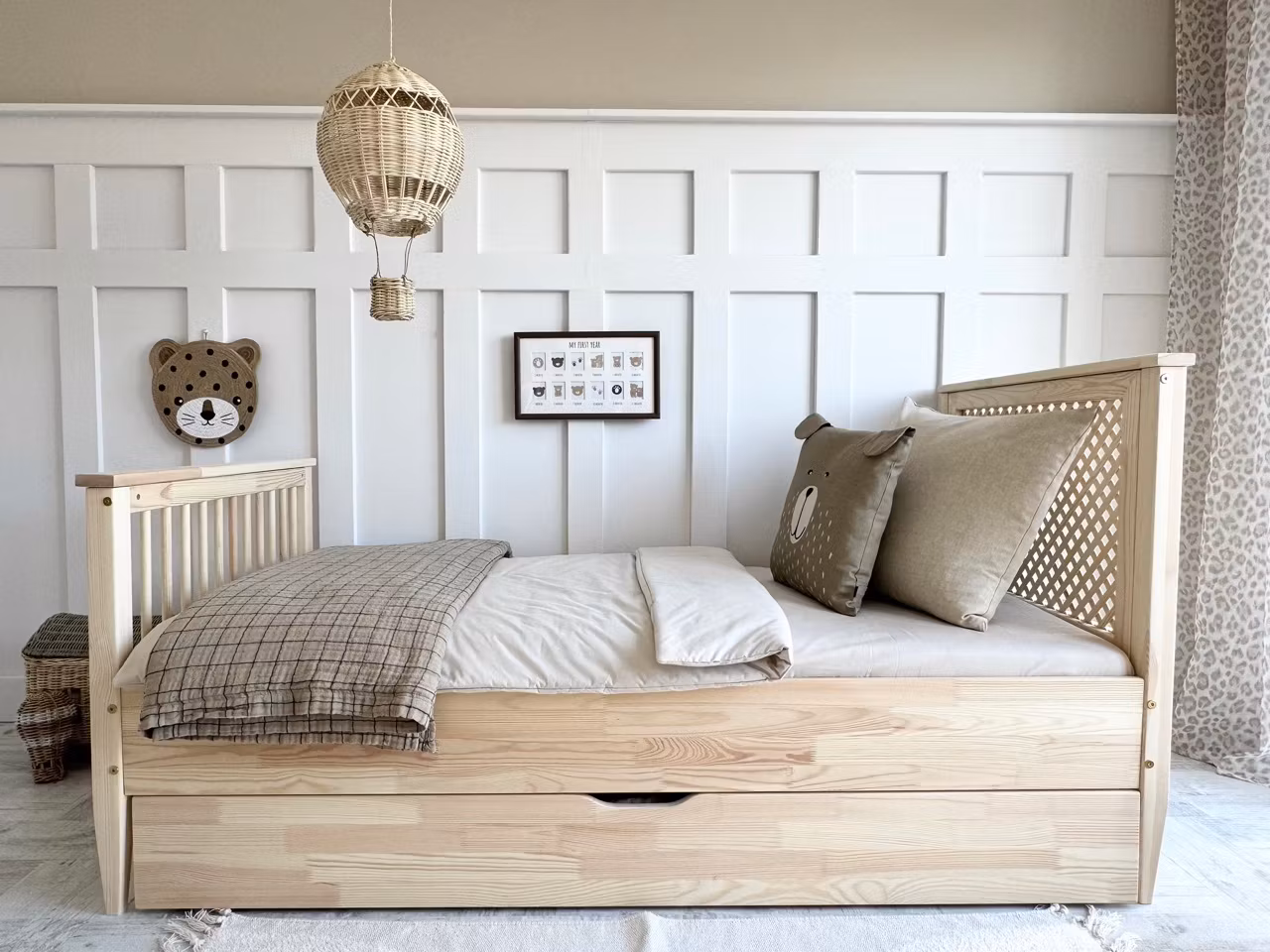 Barneseng BOHO med oppbevaringsskuff/ekstraseng