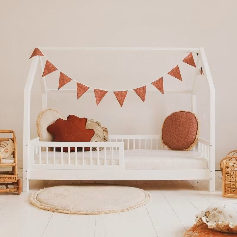 Hvit Husseng Alex 90x190 cm med ekstra seng