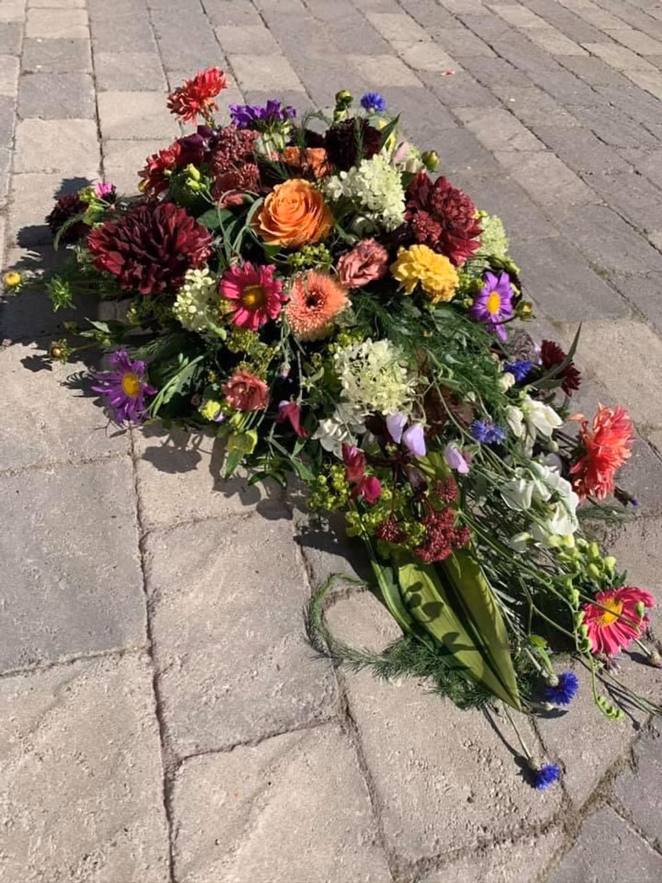 Liggande begravningsdekoration