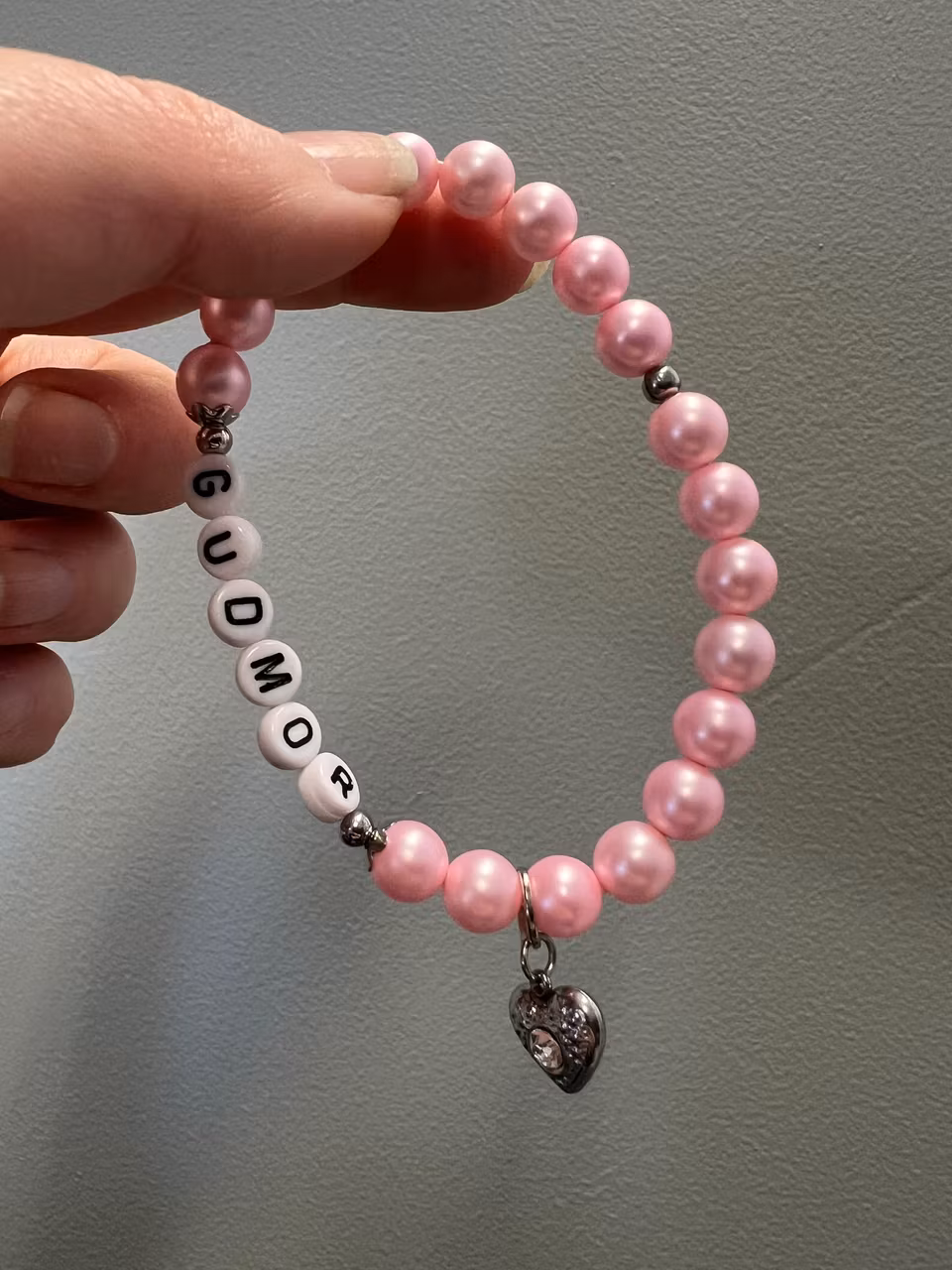 Text Armband med tjeckiska glaspärlor