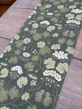 Bordslöpare: pelargon