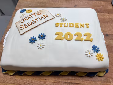 Studenttårta 20-bitar egen dekor