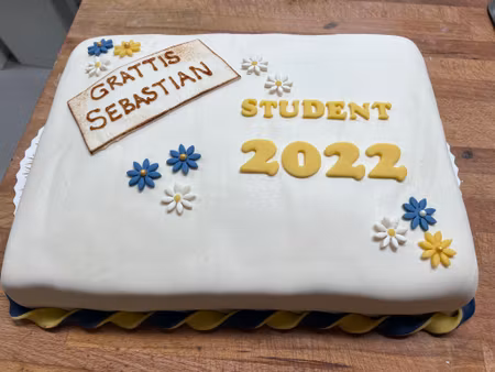 Studenttårta 20-bitar egen dekor
