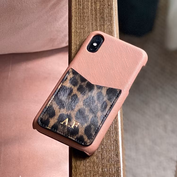 Mobilskal med kortficka- välj färg och iPhonemodell