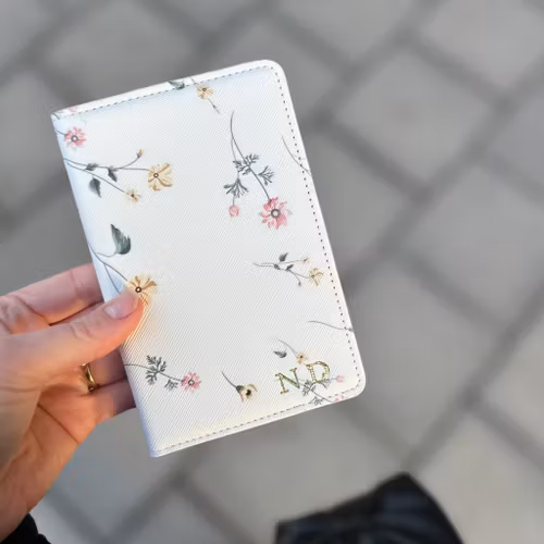 Passfodral med blommor