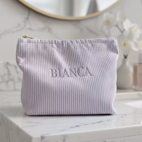 Lila necessär med namn