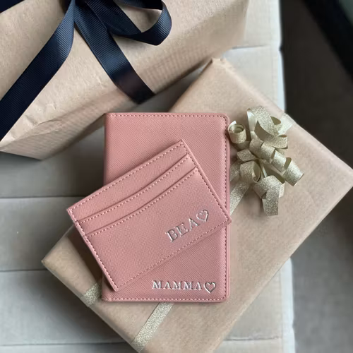 Julkappstips - Passfodral och korthållare - Cloudy Pink