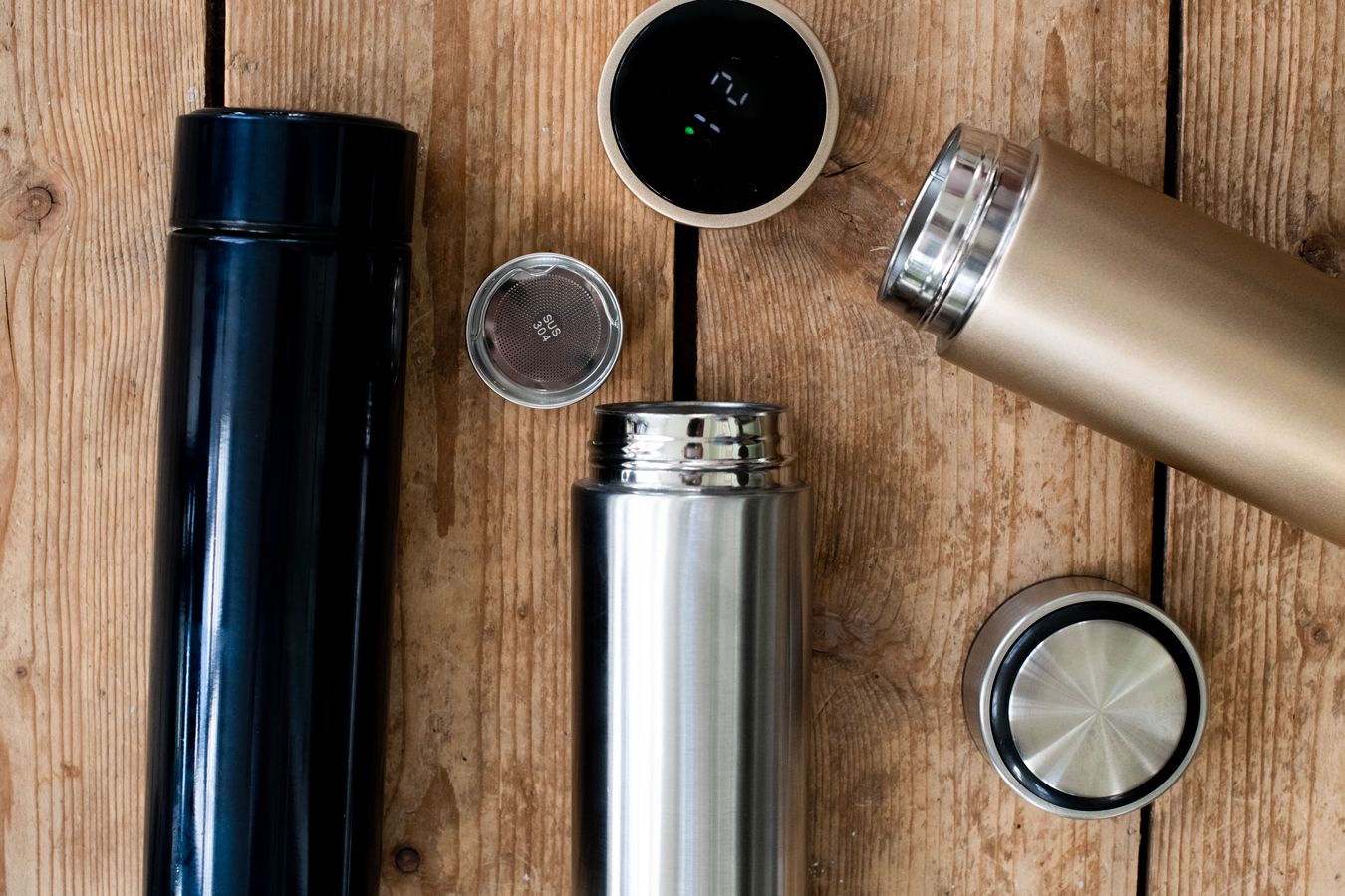 STILVOLLE THERMOSKANNE MIT DISPLAY – HELLBLAU