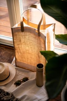 STRANDTASCHE AUS JUTE