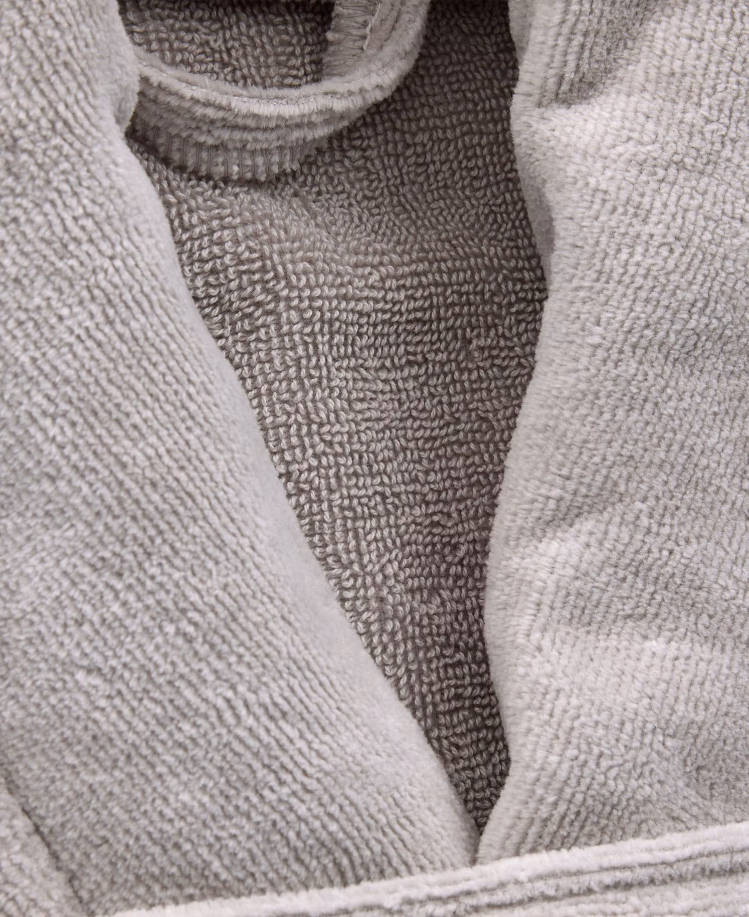 Weicher Bademantel aus Velours – GRAU