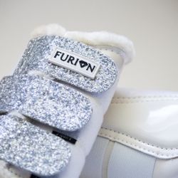 FLUFF | Furion damasker med glitter, vit/silver XS