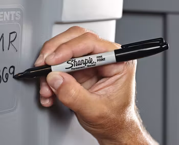 Sharpie permanent marker, Svart