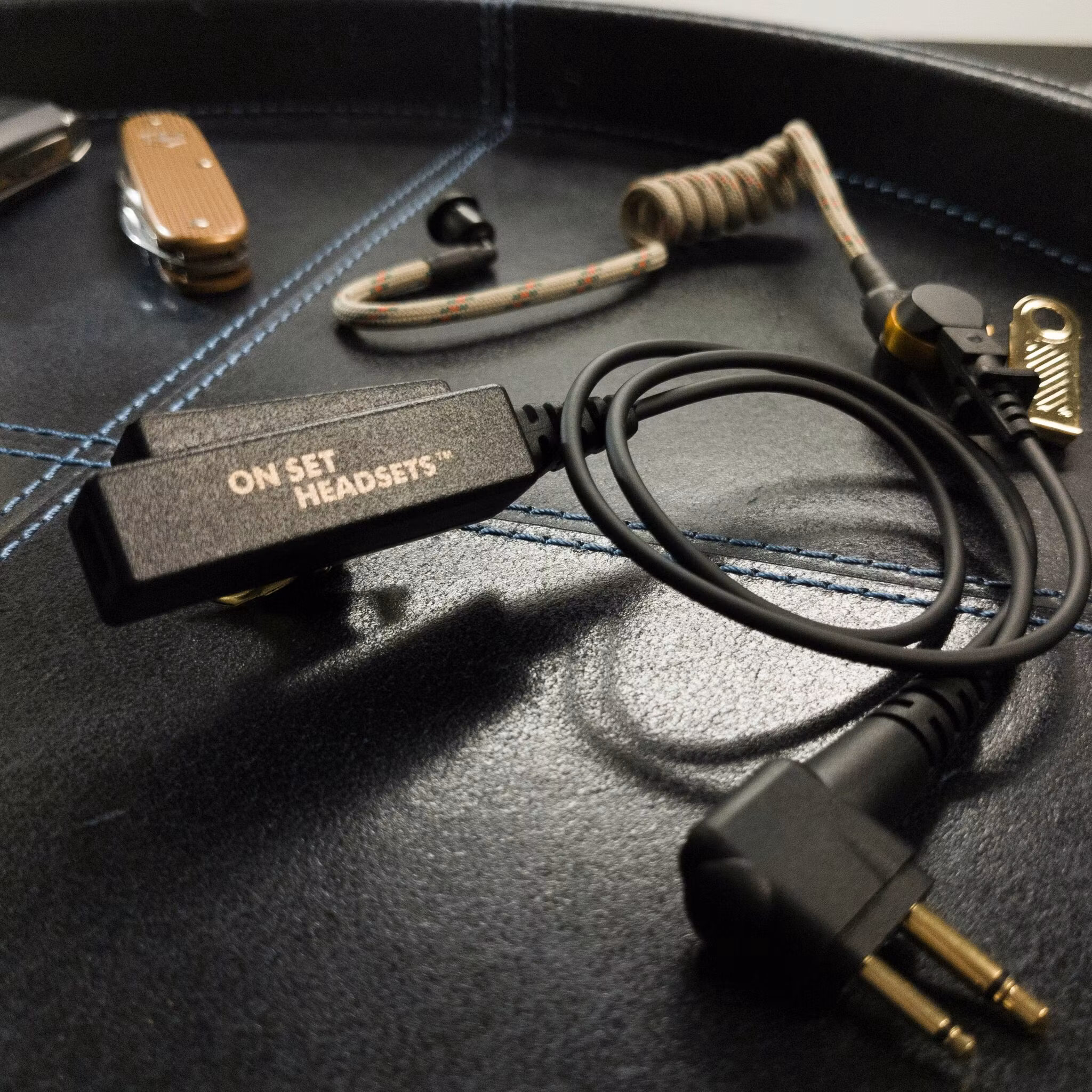 On Set Headsets Black for Motorola, The Elite Series is built to last with Kevlar reinforced wiring and comes with a Lifetime Warranty, showing our confidence in the quality and durability of our prod
