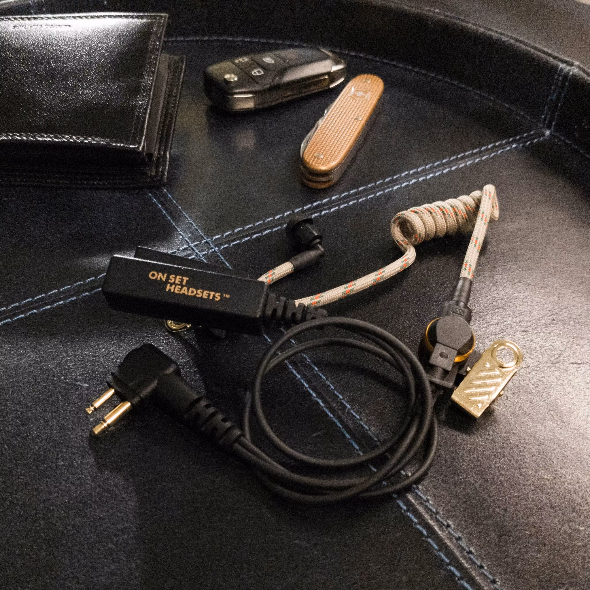 On Set Headsets Black for Motorola, The Elite Series is built to last with Kevlar reinforced wiring and comes with a Lifetime Warranty, showing our confidence in the quality and durability of our prod