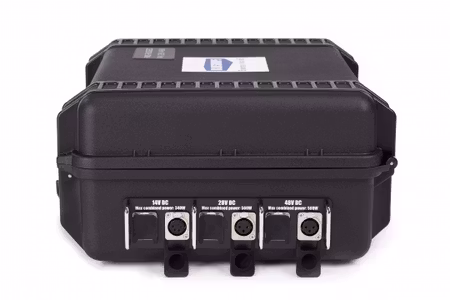 BLUESHAPE power station in RUGGED case for 4 batteries , trial voltage 14V - 28V and 48V regulated. Charger system embedded and back system . VLOCK