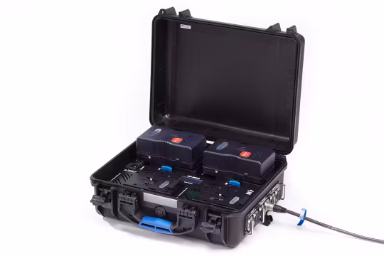 BLUESHAPE power station in RUGGED case for 4 batteries , trial voltage 14V - 28V and 48V regulated. Charger system embedded and back system . VLOCK