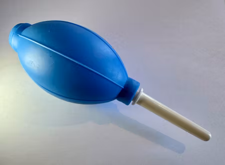 Dammblåsare, bälgblås för optik. Blå