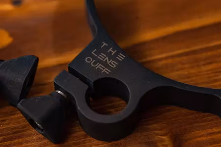 Ø75mm Lens Cuff with Alcantara® pouch and inserts to adapt to 72.5mm, 70mm and 67.5mm lens barrel diameters.