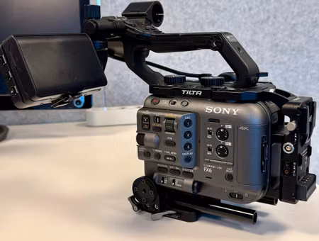 USED Sony FX6 4K FF E-mount Cinema Line Camera + TILTA V-LOCK and BASEPLATE