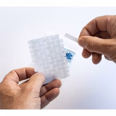 Hide-a-mic Sticky Stripe mini, 100 double sided sticky strips 7mm x 23 mm